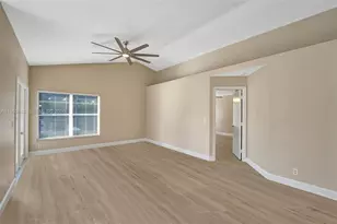 9012 Lake Park Cir S, Davie, FL 33328 - Photo 13