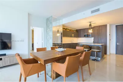 88 SW 7th St #3405, Miami, FL 33130 - Photo 3