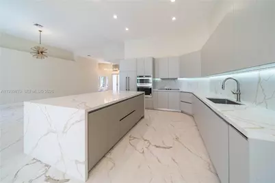 8041 Bermuda Point Ln, Davie, FL 33328 - Photo 23