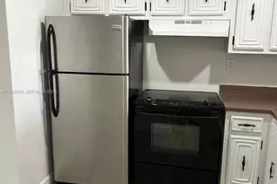 496 NW 165th St Rd, Miami, FL 33169 - Photo 3