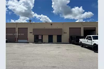 7286 NW 70th St, Miami, FL 33166 - Photo 3