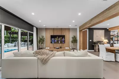 54 Bay Heights Dr, Miami, FL 33133 - Photo 5