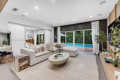 54 Bay Heights Dr, Miami, FL 33133 - Photo 7