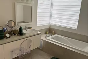 7547 NW 98th Ave, Doral, FL 33178 - Photo 9