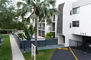 2345 NE 135th St, North Miami, FL 33181 - Photo 5