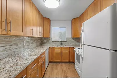 7552 Ashmont Cir #310, Tamarac, FL 33321 - Photo 13