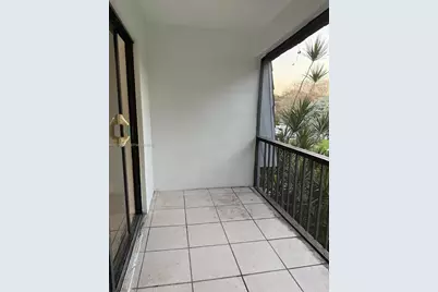 3115 Oakland Shores Dr #E207, Oakland Park, FL 33309 - Photo 9