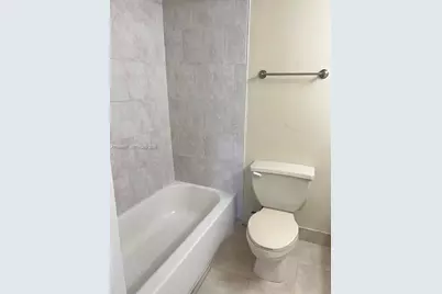 3700 N 56th Ave #1032, Hollywood, FL 33021 - Photo 7