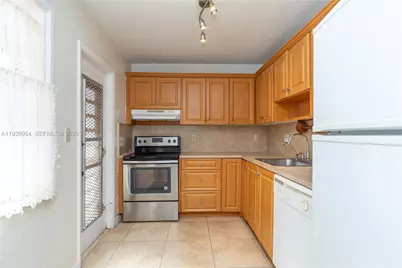 3990 NW 42nd Ave #106, Lauderdale Lakes, FL 33319 - Photo 9