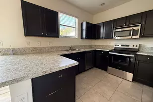 320 SE 37th Ter, Homestead, FL 33033 - Photo 9