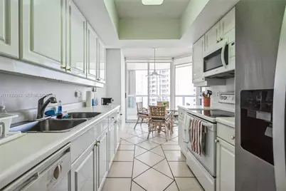 21205 Yacht Club Dr #1802, Aventura, FL 33180 - Photo 11