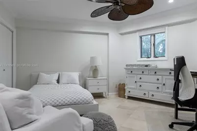 950 S Southlake Dr #950, Hollywood, FL 33019 - Photo 13