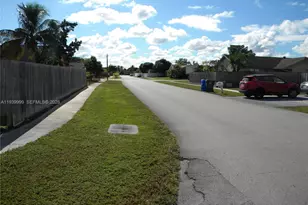 7527 SW 7th Ct, North Lauderdale, FL 33068 - Photo 3