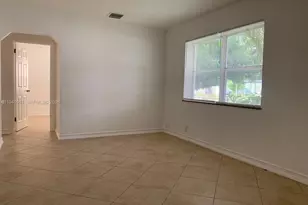 17 Edmund Rd, West Park, FL 33023 - Photo 5