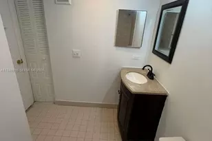 8160 Geneva Ct, Doral, FL 33166 - Photo 17