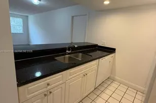 8160 Geneva Ct, Doral, FL 33166 - Photo 5