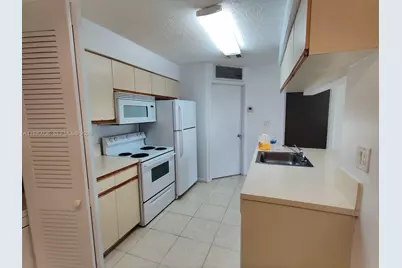 17500 NW 67th Pl #H-4, Hialeah, FL 33015 - Photo 7