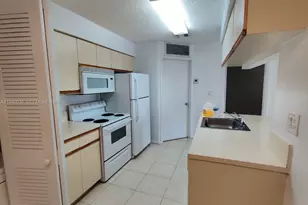 17500 NW 67th Pl, Hialeah, FL 33015 - Photo 7