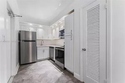 2426 SE 17th Cswy #101A, Fort Lauderdale, FL 33316 - Photo 5