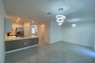 211 SW 159th Ter, Pembroke Pines, FL 33027 - Photo 5