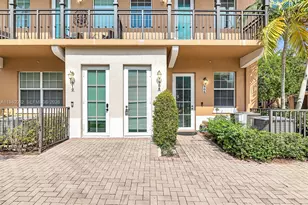 908 SW 147th Ave, Pembroke Pines, FL 33027 - Photo 3