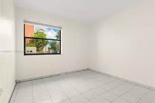 10249 NW 9th St Cir, Miami, FL 33172 - Photo 17