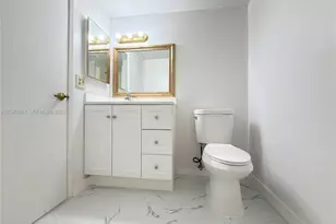 10249 NW 9th St Cir, Miami, FL 33172 - Photo 15