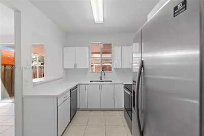 1564 SW 2nd St, Homestead, FL 33030 - Photo 7