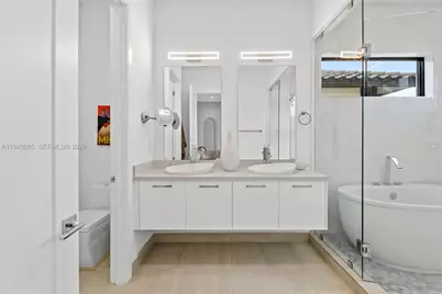 8272 Central Park Blvd, Doral, FL 33166 - Photo 15