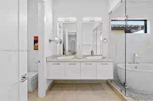 8272 Central Park Blvd, Doral, FL 33166 - Photo 15