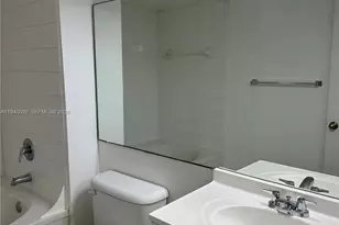 620 SW 111th Ave, Pembroke Pines, FL 33025 - Photo 17