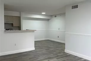 620 SW 111th Ave, Pembroke Pines, FL 33025 - Photo 5