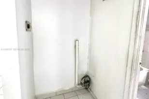 5930 W 25th Ct, Hialeah, FL 33016 - Photo 15