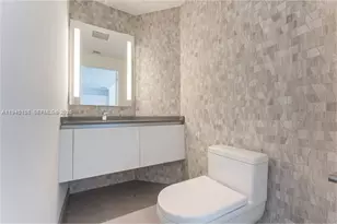 68 SE 6th St, Miami, FL 33131 - Photo 9