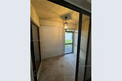 5595 Courtyard Dr #5595, Margate, FL 33063 - Photo 5