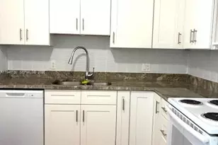 2500 NE 135th St, North Miami, FL 33181 - Photo 3