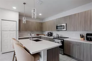 4714 NW 84th Ct, Doral, FL 33166 - Photo 3