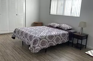 329 SE 2nd St, Hallandale Beach, FL 33009 - Photo 9