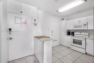 5601 Collins Ave #825, Miami Beach, FL 33140 - Photo 11