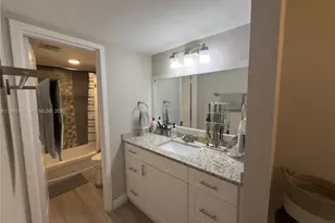 4810 NW 79th Ave, Doral, FL 33166 - Photo 17