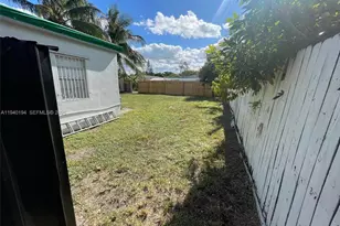 1332 NE 177th St, North Miami Beach, FL 33162 - Photo 15