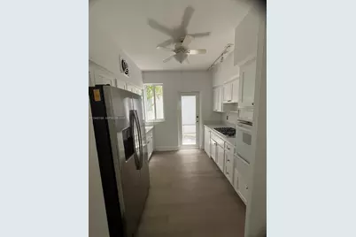 3921 N Meridian Ave #1A, Miami Beach, FL 33140 - Photo 1