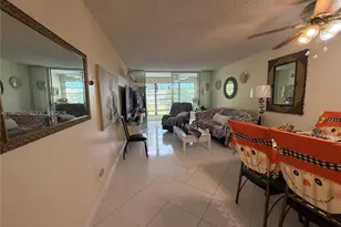 9041 Sunrise Lakes Blvd, Sunrise, FL 33322 - Photo 11