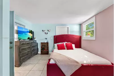 660 NE 59th Ct, Oakland Park, FL 33334 - Photo 11