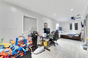 660 NE 59th Ct, Oakland Park, FL 33334 - Photo 17