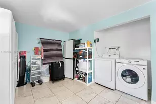 660 NE 59th Ct, Oakland Park, FL 33334 - Photo 13