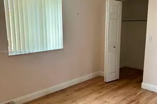 10604 NW 87th Ct, Hialeah Gardens, FL 33018 - Photo 11