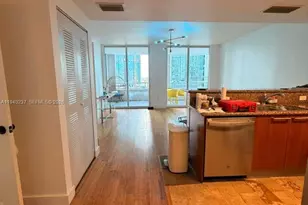 170 SE 14th St, Miami, FL 33131 - Photo 3