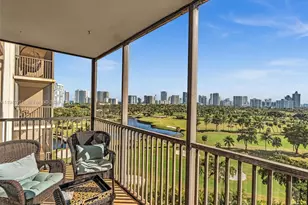 20379 W Country Club Dr, Aventura, FL 33180 - Photo 15