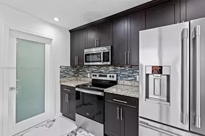 730 SW 95th Ter, Pembroke Pines, FL 33025 - Photo 15